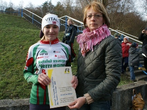 Glückwünsche für Joseline Oeser gab es von Ines Gollhardt, stellvertretende Vorsitzende des Förderkreises Radsport Gera.