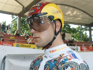 Mit seinem Sieg im Sprint und Platz zwei im Keirin übernimmt Robert Förstemann vom Team Erdgas 2012. die Führung beim Albert-Richter-Sprintercup