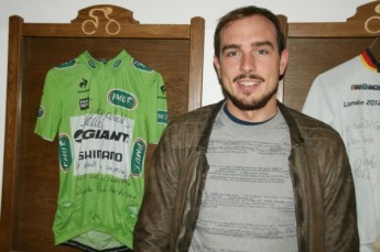 Als kleines Souvenir überließ John Degenkolb dem SSV Gera sein Trikot vom Sieg auf der 3. Etappe Paris-Nizza 2014.