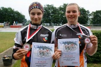 Silber und Bronze durch Maraike Lange und Anna-Maria Weiß bei Thüringer Landesmeisterschaft Bahn Ausdauer im 2000m Einzelverfolgung der weiblichen Jugend.