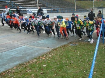 Bei Crossläufen auf einer 1 km langen Runde im Areal der Geraer Radrennbahn kämpfen die Nachwuchs-Radsportler aus ganz Thüringen am 28. November ab 11:00 Uhr um die ersten Wertungspunkte im Jugend-Fördercup Thüringen der SV SparkassenVersicherung.
