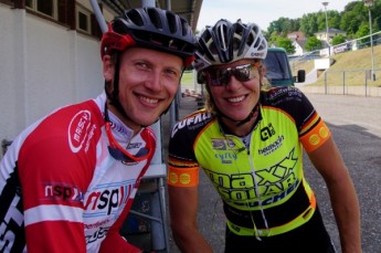 Lucas Schädlich, sportlicher Leiter der Apres Tour Gera, und die erfolgreiche Radsportlerin Hanka Kupfernagel freuen sich auf das große Radsportevent am 30. Juli im Zentrum von Gera.
