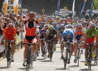 John Degenkolb gewinnt die vierte Etappe der Tour de Bretagne Cycliste in Mauron. (Foto: Veranstalter)