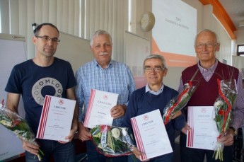 Für langjährige engagierte ehrenamtliche Tätigkeit wurden auch Ostthüringer Sportfreunde geehrt: Björn Stiller (TRV-Ehrennadel), Harald Fiebig (TRV Ehrenplakette in Bronze), Eckhard Melzer und Jürgen Klaholz (beide TRV Ehrennadel).