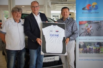 Die Autohaus Fischer Gera GmbH sponsert das Weiße Wertungstrikot für die jeweils beste Radsportlerin des jüngeren Jahrgangs in der Altersklasse U11-Schülerinnen.