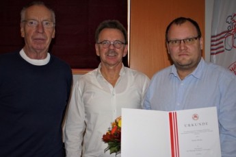 Ehrung für Stefan Wolter mit der Ehrennadel des Thüringer Radsport-Verbandes durch den TRV-Ehrenpräsident Jürgen Beese und den amtierenden TRV-Präsident Ralf Ulitzsch.