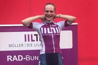 Lara Röhricht im Trikot der besten U23 Nachwuchsfahrerin. &nbsp; (Foto:&nbsp;Oneworldteamwoman)