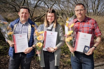 Für ihr langjähriges ehrenamtliches Engagement wurden geehrt: Olaf Albrecht (TRV-Ehrenplakette in Silber), Vanessa Leske (TRV-Ehrennadel), Hilmar Schmidt (TRV-Ehrenplakette in Silber).