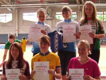 Gesamtsiegerehrung Schülerinnen U15w (Foto: ms / radline.de)