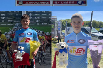 Felix Jerzyna im Blauen Trikot des besten Thüringer Jugendfahrers und Jim Schüßler im Blauen Trikot des besten Thüringer Schülerfahrers der TMP-Tour 2025.