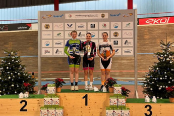 Cora Aust auf Platz 3 der Gesamtwertung Omnium U15w.