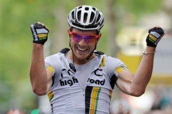John Degenkolb feiert seinen Etappensieg.  (Foto: cyclingnews.com/AFP)