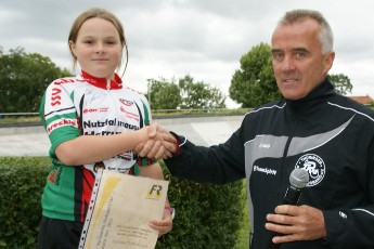 Pascale Turbanisch wird als Geraer Nachwuchs-Radsportlerin des Monats Mai geehrt.