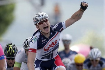 André Greipel (Lotto Belisol) gewinnt die 4. Etappe der Tour de France. | Foto: ROTH