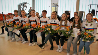 Vom Förderkreis Radsport Gera e.V. für ihre sportlichen Erfolge in der Saison 2022 geehrt. (Foto: R.Schulze)