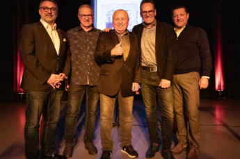 Die Protagonisten des Abends: OB Julian Vonarb, Enrico Richter, Ulli Wegner, Olaf Ludwig und Olaf Albrecht.  (Foto: Tobias Nickel)